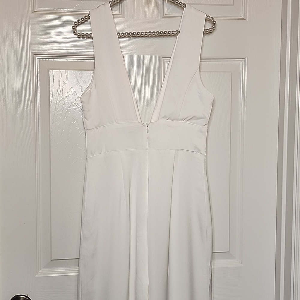 Lulus Ultimate Allure Ivory Satin Wide Leg Sleevless Plung V-Neck Jumpsuit - Picture 6 of 16